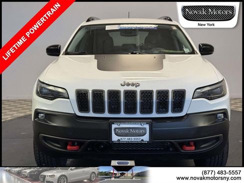 Used 2022 Jeep Cherokee Trailhawk image 2