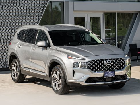 Used 2021 Hyundai Santa Fe SEL w/ Cargo Package AWD/4WD image 2