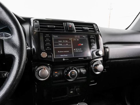 Used 2022 Toyota 4Runner TRD Off-Road AWD/4WD image 30
