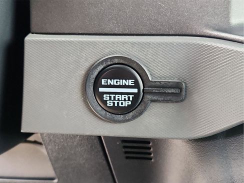 Certified 2024 Ford Bronco Black Diamond image 25