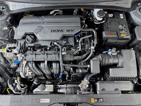 Certified 2025 Hyundai Elantra Sport image 31