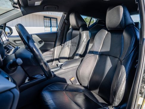 Used 2018 Toyota C-HR XLE image 25