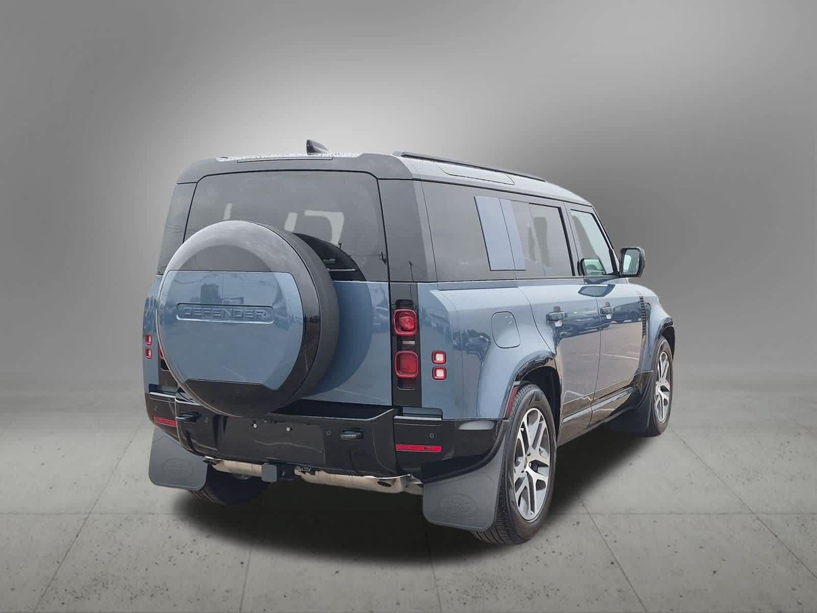 Certified 2025 Land Rover Defender 110 X-Dynamic SE AWD/4WD image 6