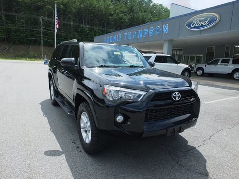 Used 2017 Toyota 4Runner SR5 AWD/4WD image 1