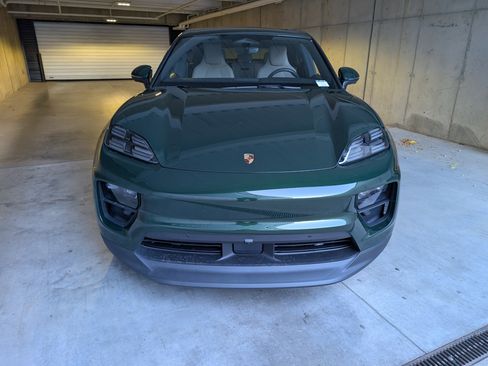 Used 2025 Porsche Macan Electric image 12