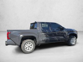 Used 2025 Toyota Tacoma SR5 AWD/4WD video 4
