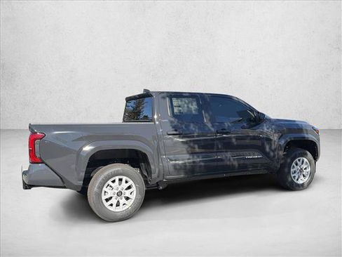 Used 2025 Toyota Tacoma SR5 AWD/4WD image 4