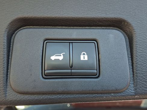 Used 2023 Nissan Rogue SV w/ SV Premium B Package AWD/4WD image 32