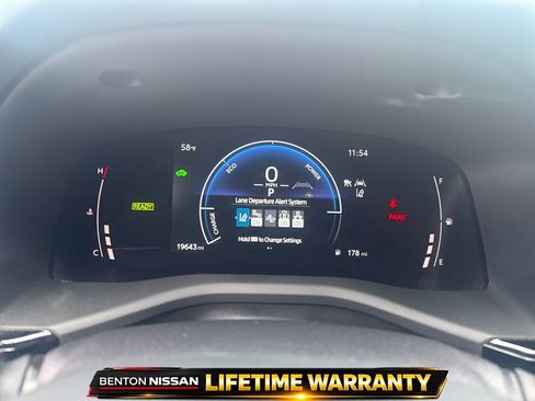 Used 2025 Toyota Camry SE w/ Convenience Package FWD image 14