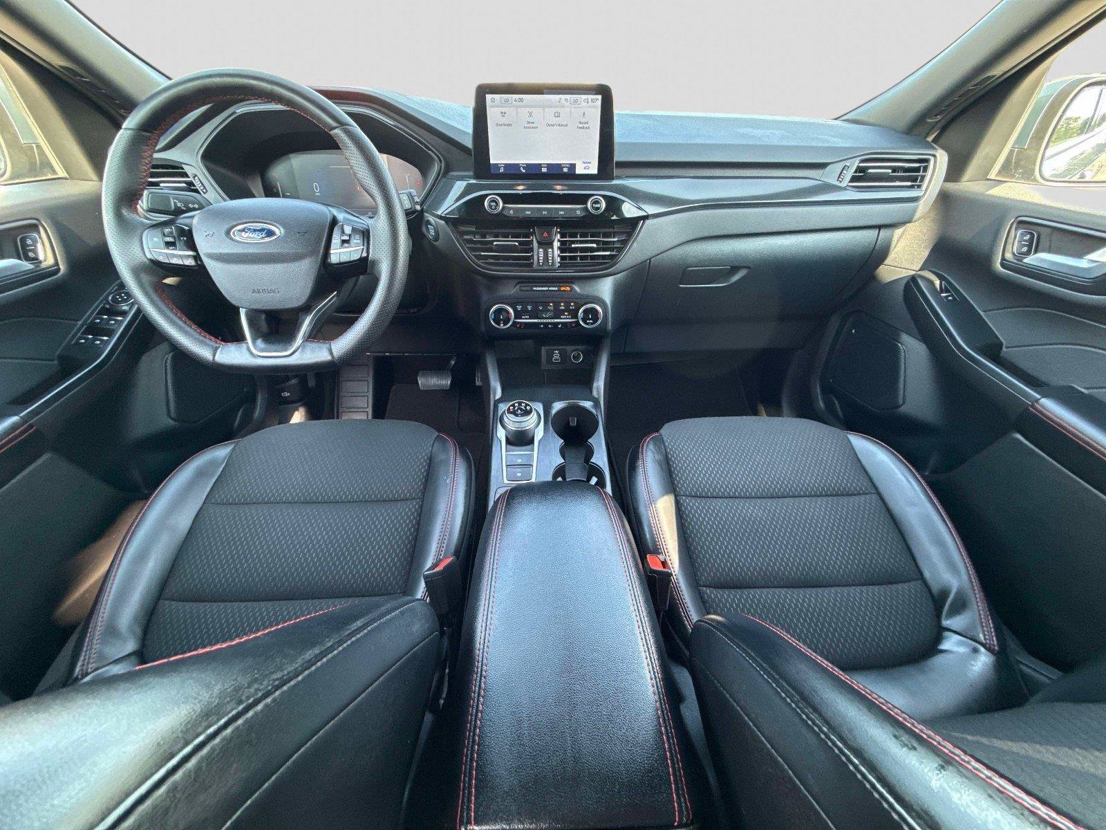 Used 2025 Ford Escape ST-Line Select AWD/4WD image 14
