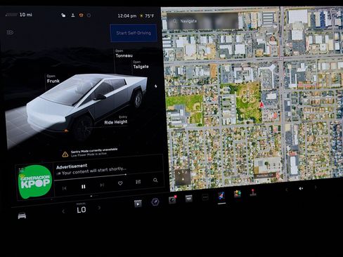 Used 2024 Tesla Cybertruck AWD Crew Cab image 9