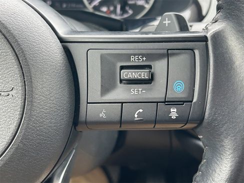 Used 2024 Nissan Pathfinder SV image 39