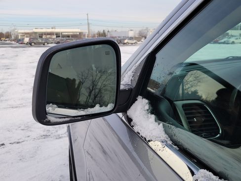 Used 2021 Jeep Grand Cherokee Limited image 10