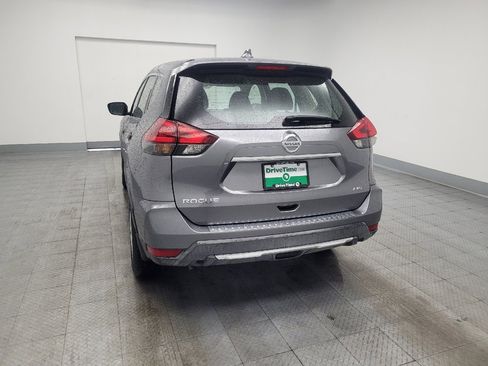 Used 2018 Nissan Rogue S AWD/4WD image 6