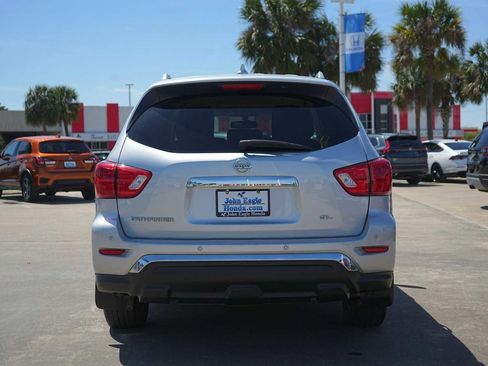 Used 2019 Nissan Pathfinder SL image 5