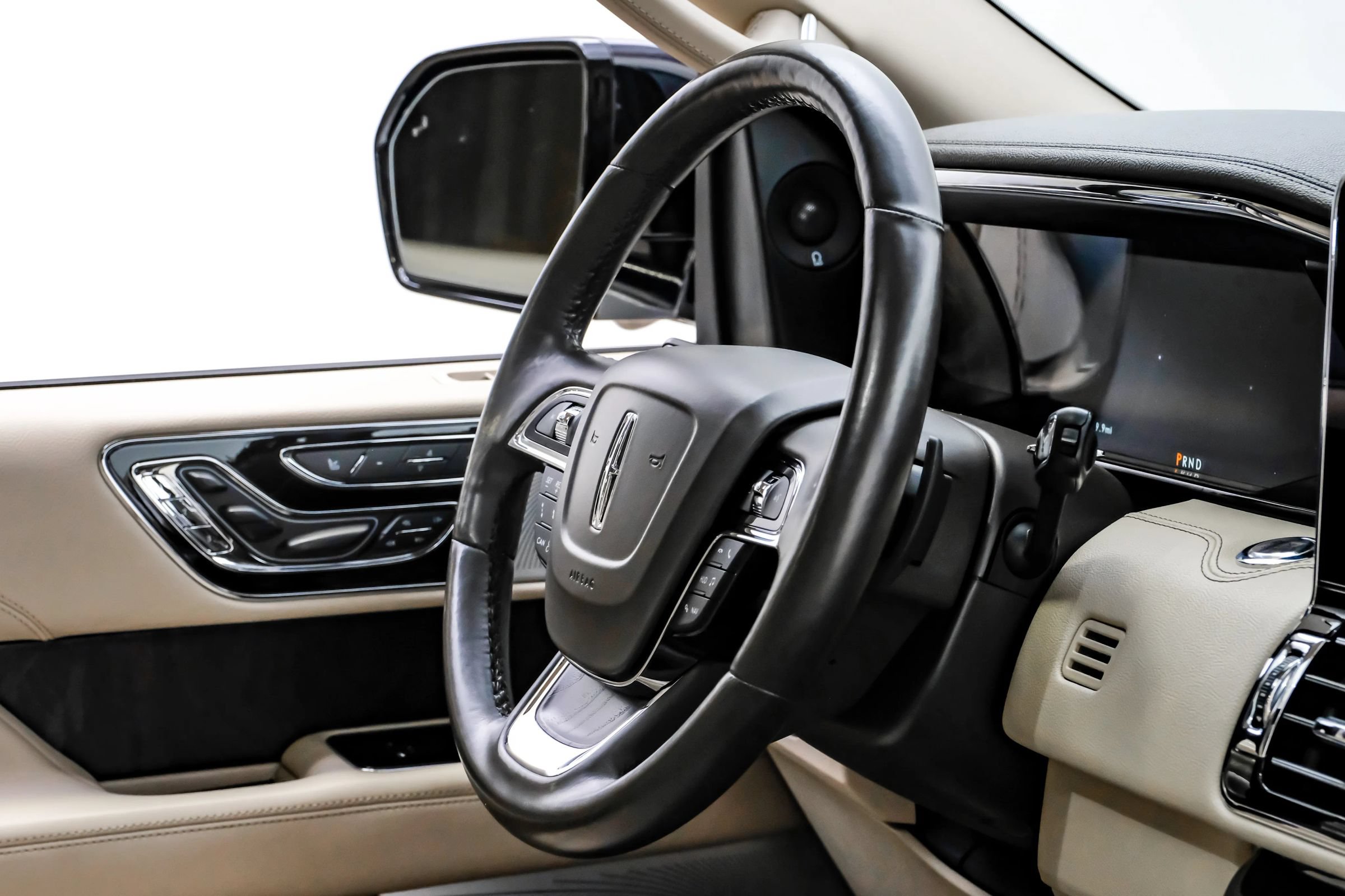 Used 2020 Lincoln Navigator Reserve w/ Luxury Package AWD/4WD image 9