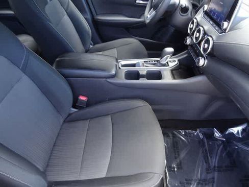 Used 2025 Nissan Sentra SV FWD image 12