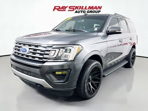 Used 2020 Ford Expedition XLT w/ Equipment Group 201A AWD/4WD image 3