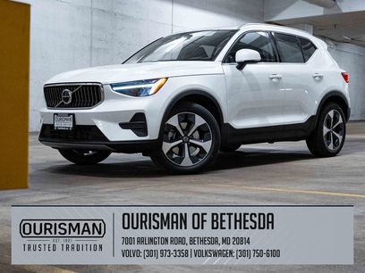 New 2025 Volvo XC40 B5 Core w/ Protection Package Premier