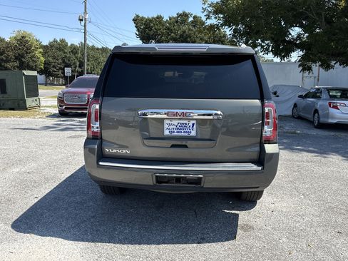 Used 2017 GMC Yukon Denali w/ Open Road Package image 4