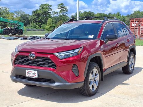 Certified 2025 Toyota RAV4 LE AWD/4WD image 3