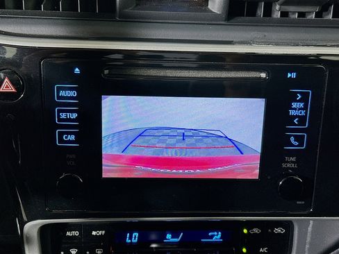 Used 2018 Toyota Corolla SE image 24