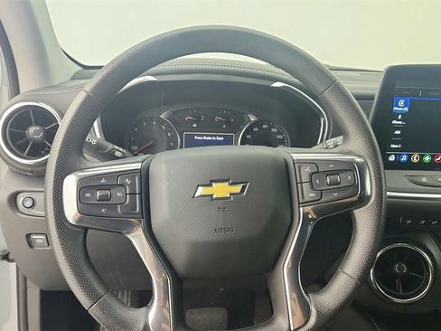 Used 2025 Chevrolet Blazer LT image 17