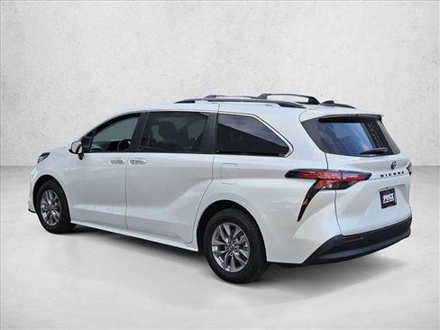 Used 2022 Toyota Sienna XLE FWD image 8
