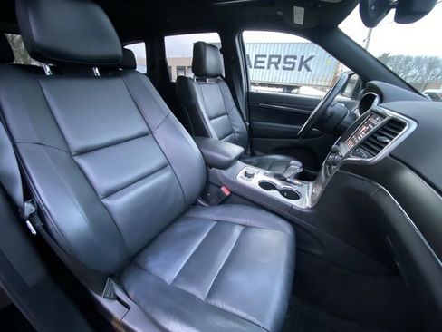 Used 2018 Jeep Grand Cherokee Limited image 24