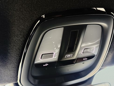 Used 2023 Volvo XC40 Recharge Ultimate AWD/4WD image 57