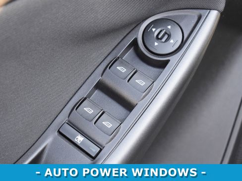 Used 2015 Ford Focus SE w/ Equipment Group 201A image 7