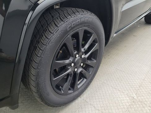 Used 2017 Jeep Grand Cherokee Altitude AWD/4WD image 31