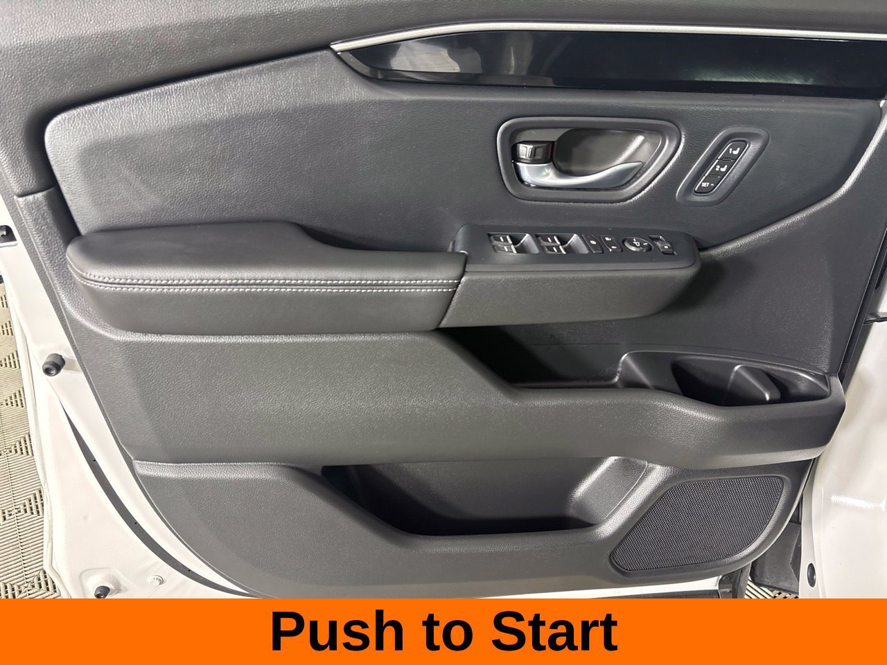 Used 2025 Honda Pilot Touring image 9
