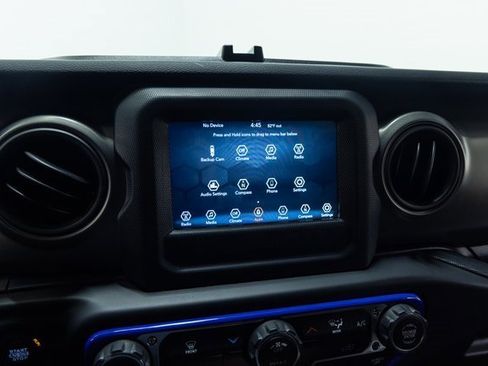 Used 2023 Jeep Wrangler Freedom Edition image 17