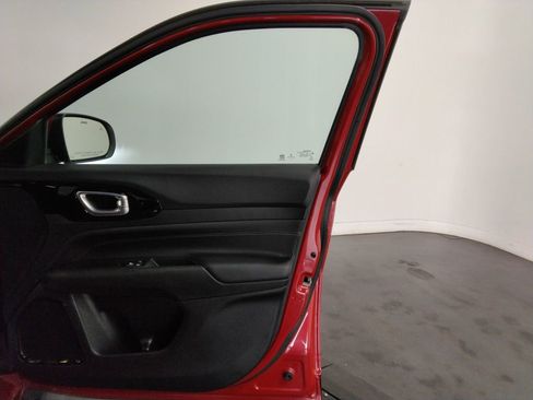 Used 2022 Jeep Compass Limited image 36