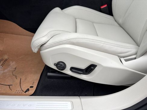 New 2026 Volvo XC60 B5 Ultra w/ Protection Package Premier image 8