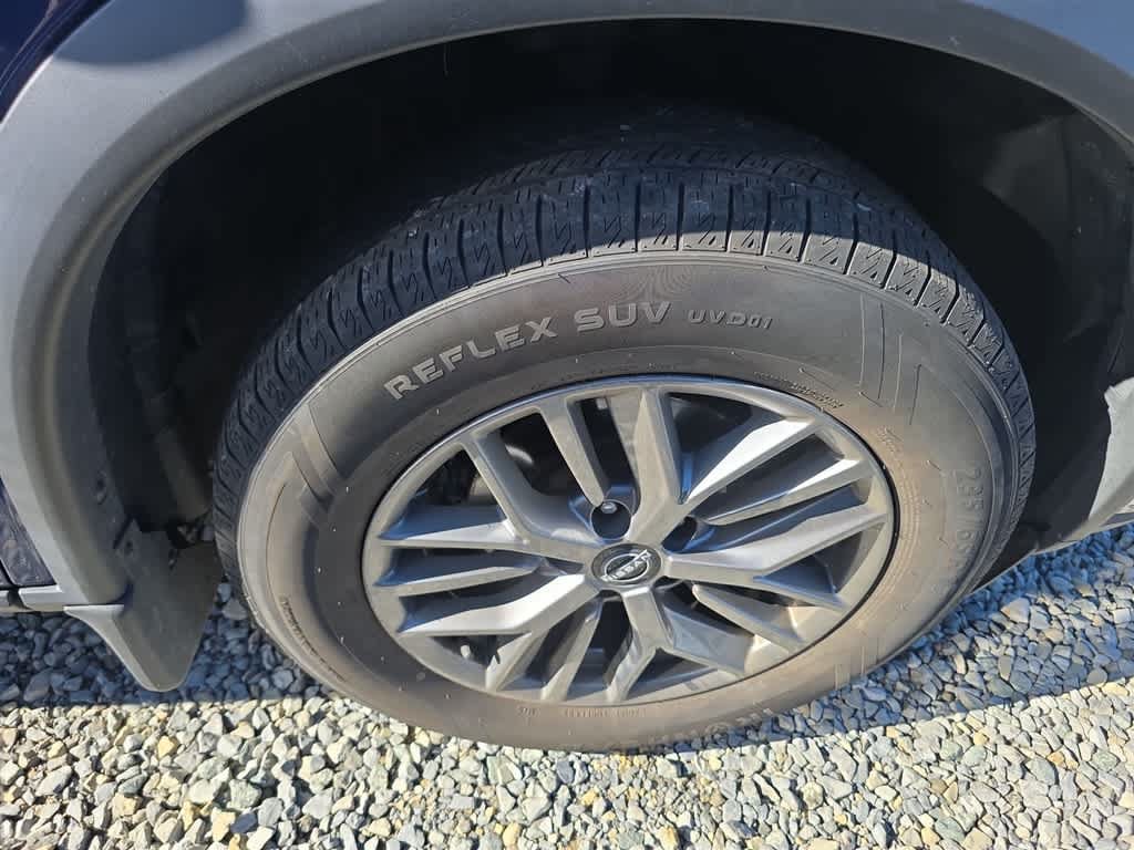 Used 2023 Nissan Rogue S AWD/4WD image 11