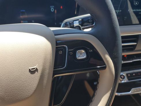 Used 2025 Lincoln Corsair FWD image 21