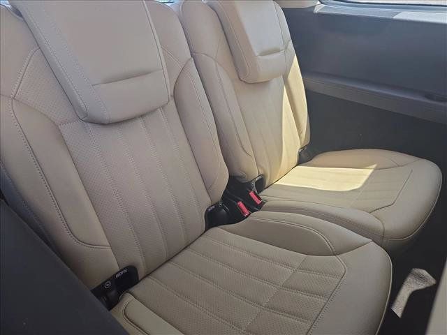 Used 2017 Mercedes-Benz GLS 450 4MATIC image 15