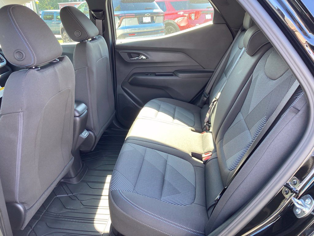 New 2027 Chevrolet Bolt LT w/ Comfort Package FWD image 21