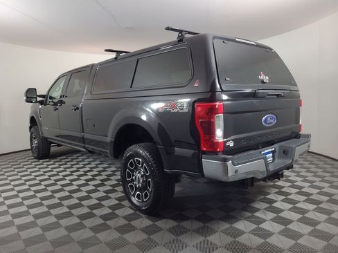 Used 2019 Ford F250 Lariat w/ Lariat Ultimate Package image 5