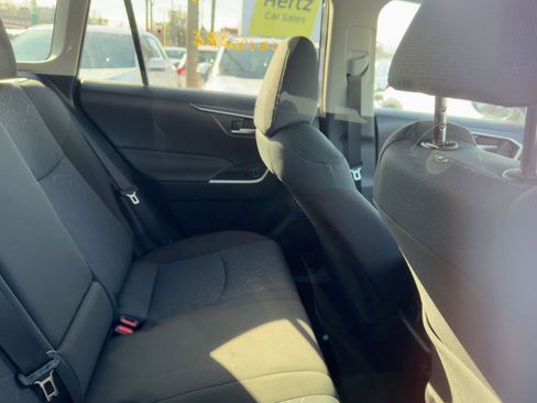 Used 2025 Toyota RAV4 XLE image 9