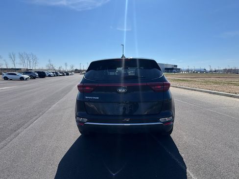 Used 2022 Kia Sportage LX image 10