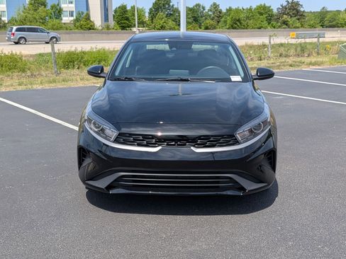 Used 2024 Kia Forte LXS FWD image 8