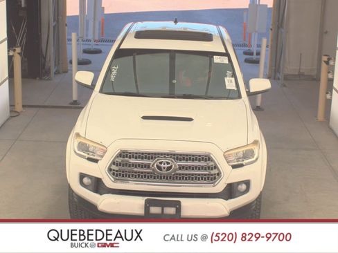 Used 2017 Toyota Tacoma TRD Sport image 2