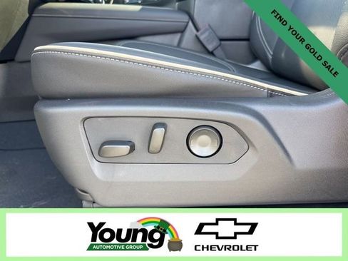 New 2026 Chevrolet Suburban Premier image 19