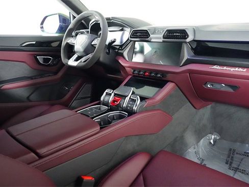 Used 2025 Lamborghini Urus SE image 41
