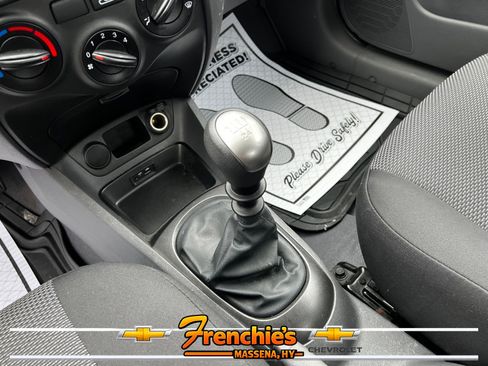 Used 2009 Kia Rio Sedan FWD image 14