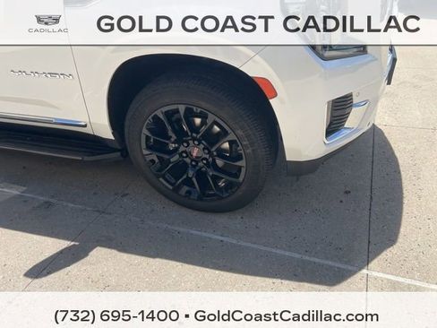 Used 2023 GMC Yukon SLT AWD/4WD image 7