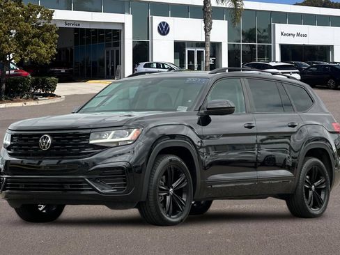 Used 2023 Volkswagen Atlas SEL R-Line AWD/4WD image 8